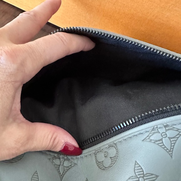 EUC Gray Leather, Black Strap, Louis Vuitton Bumbag
$1,900 - Picture 7 of 11